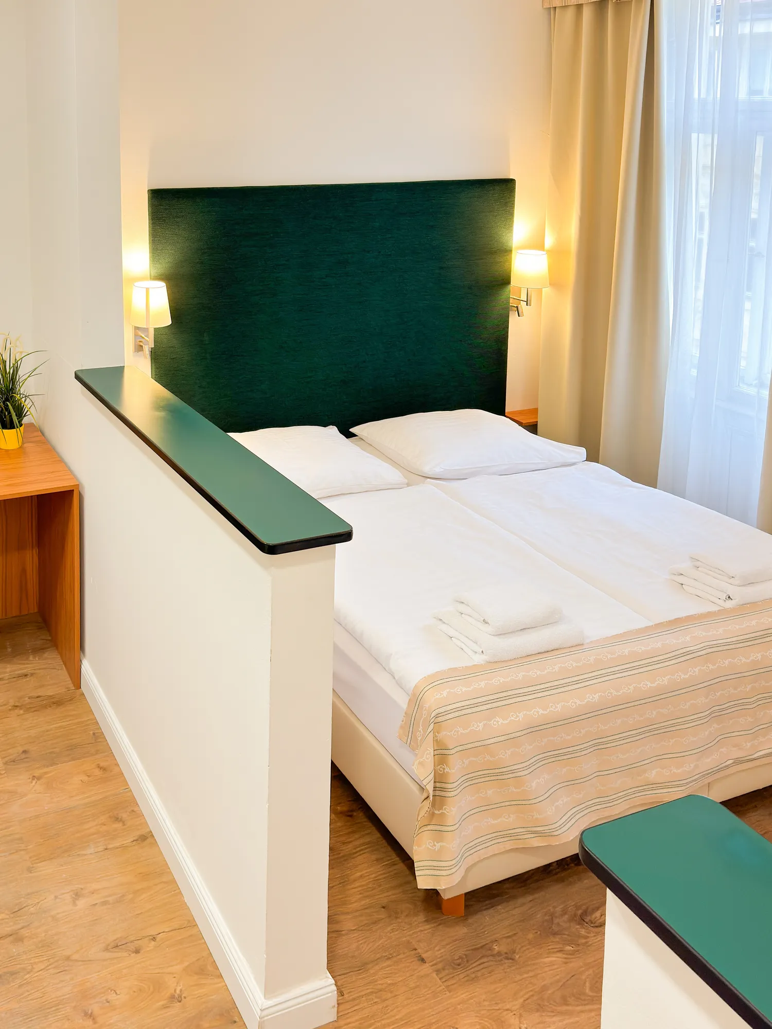 Náhled galerie Pokoj Comfort s výhledem do ulice 2