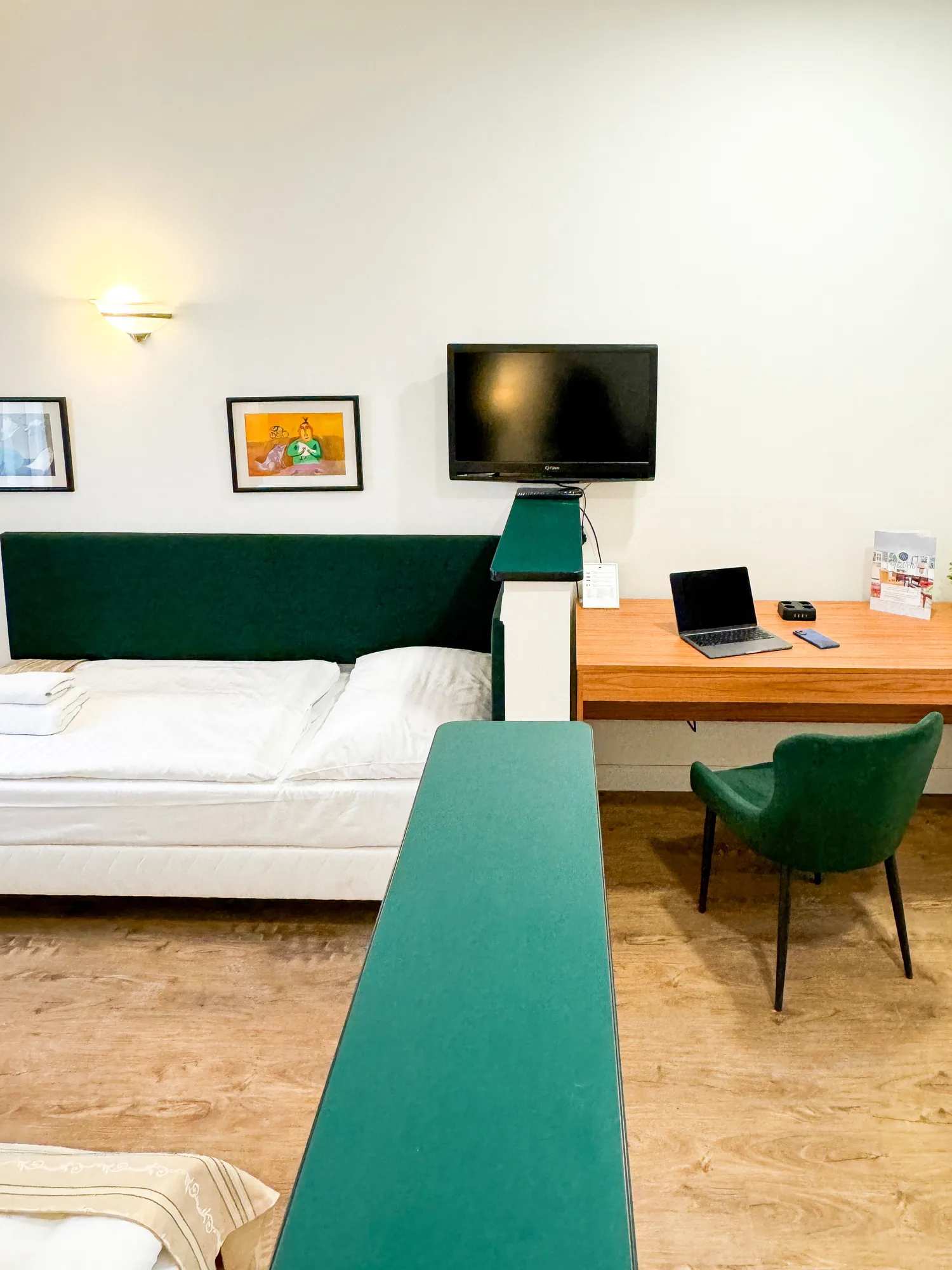 Náhled galerie Pokoj Comfort s výhledem do ulice 3