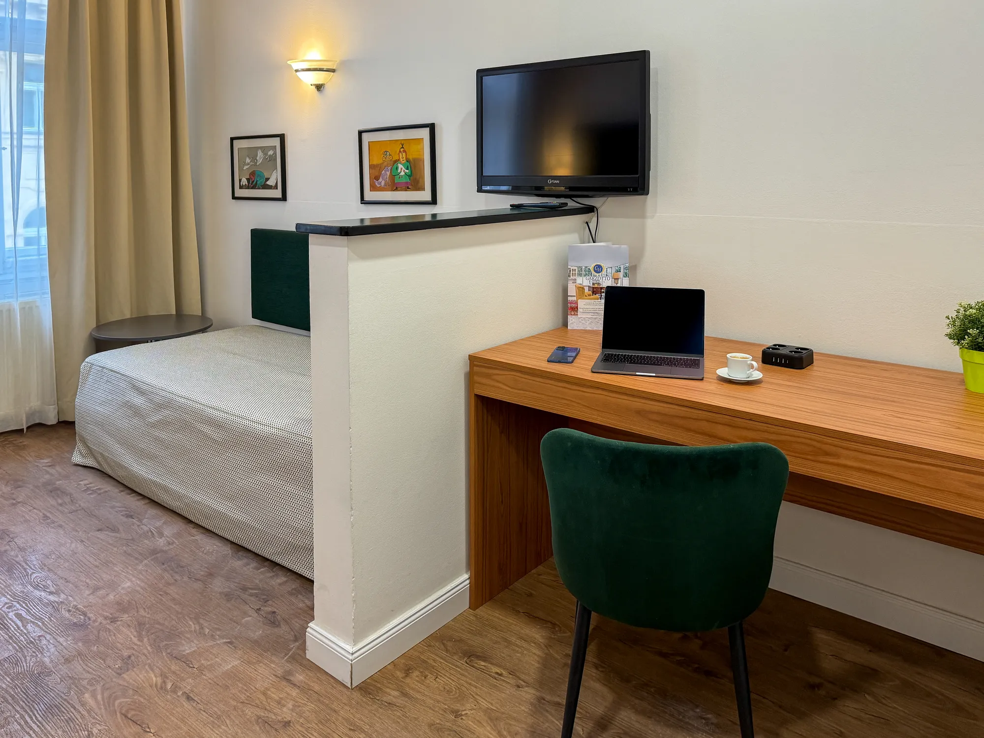 Náhled galerie Pokoj Comfort s výhledem do ulice 5