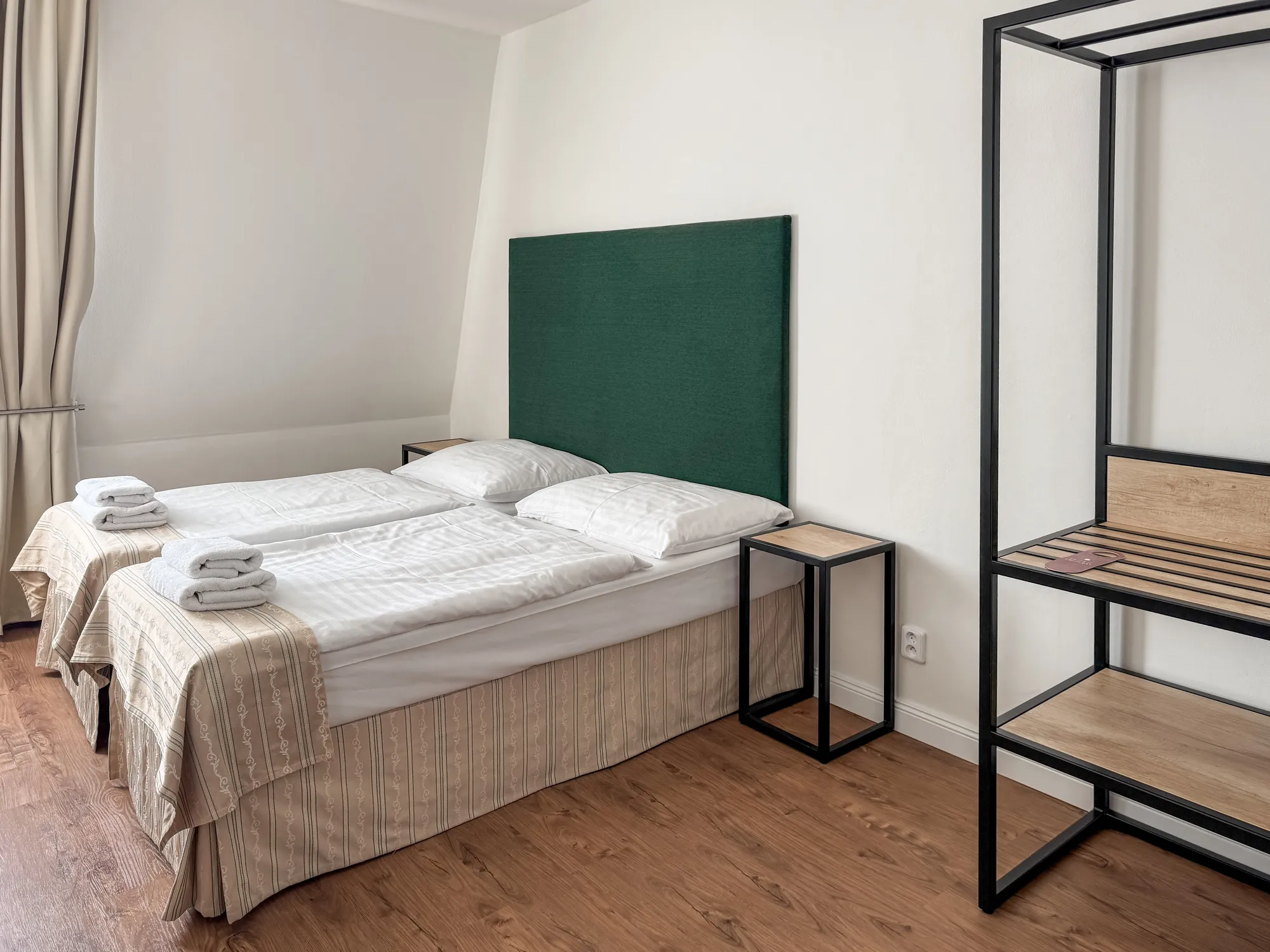 Náhled galerie Dvoulůžkový pokoj s oddělenými postelemi 4